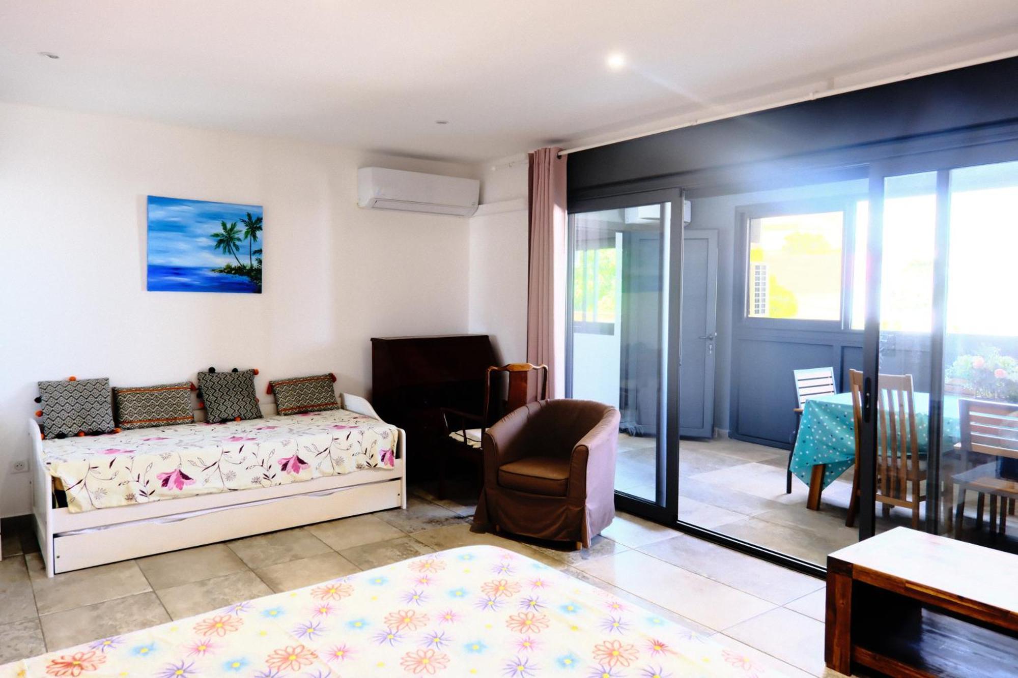 T3 - 100M2 - Residence Georgette Terre Sainte Luaran gambar